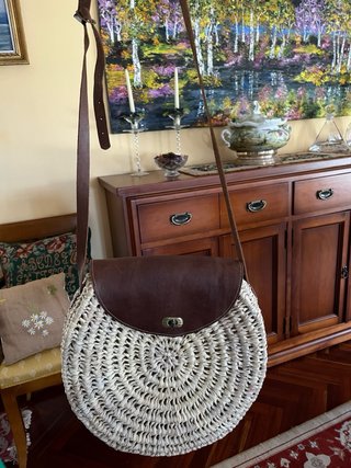 Bolso redondo mimbre y piel