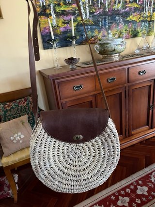 Bolso redondo mimbre y piel