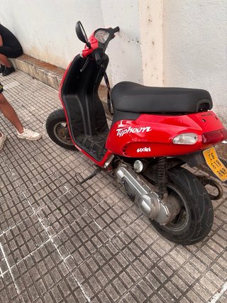 Piaggio Typhoon 70cc Roja