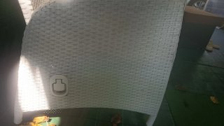 Sillón de mimbre blanco