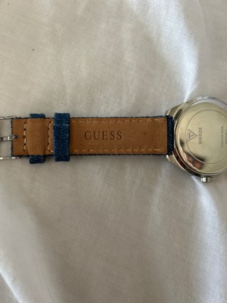 Reloj Guess Azul con Detalles Brillantes