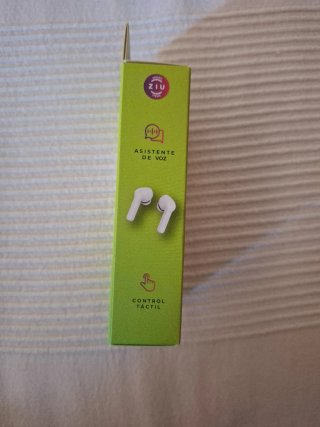 Cascos de botón blancos