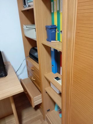 Habitación completa, con una cama abatible.
