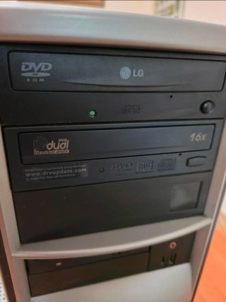 Torre PC Gigabyte Antigua 2005 Retro Gaming