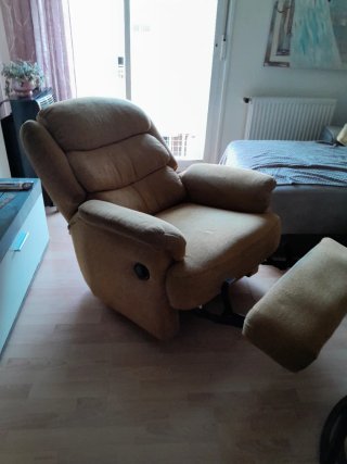 Butaca relax tela beige reclinable manual