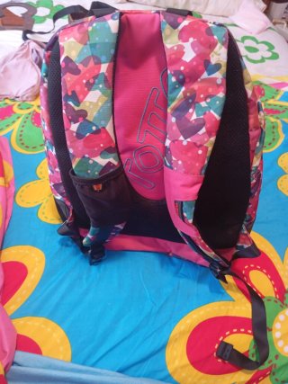 Mochila Totto Multicolor con Estuche