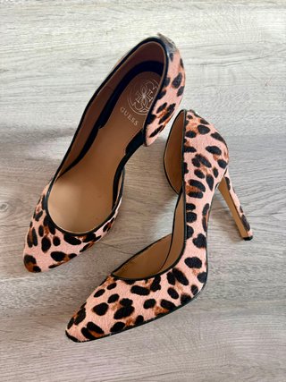 Tacones Guess Animal Print Rosa y Marrón