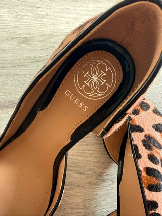 Tacones Guess Animal Print Rosa y Marrón