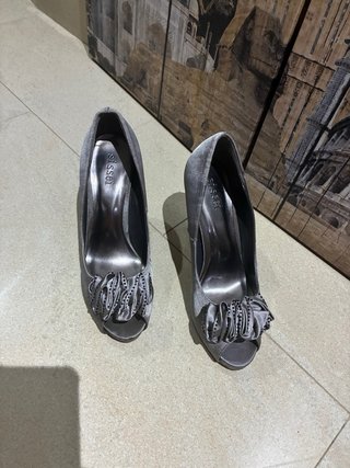Zapatos de fiesta plateados