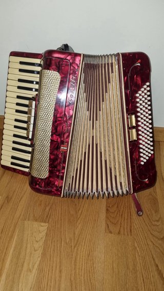 Acordeón Tonelli Rojo