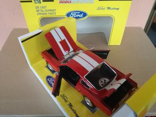 1/18 MODELLO FOR MUSTANG 350 RED