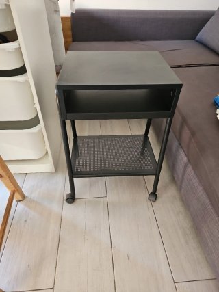 Mesita auxiliar IKEA negra