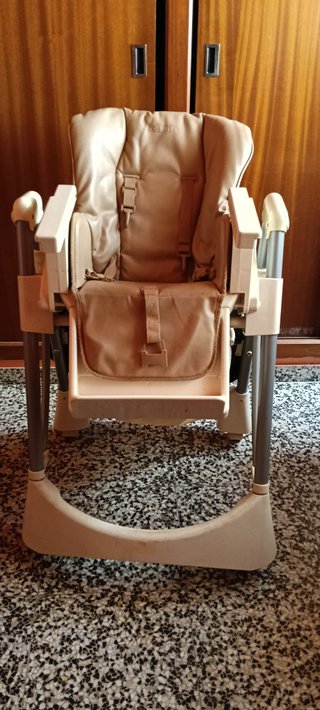 Trona de bebé en perfecto estado