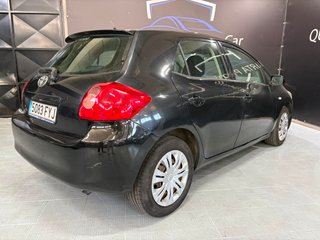 Toyota Auris 1.4 D4D 90CV