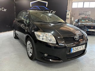 Toyota Auris 1.4 D4D 90CV