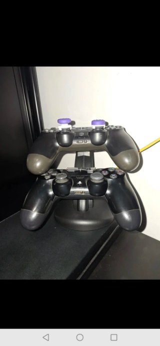PS4 (PlayStation 4) Nera + 2 Giochi