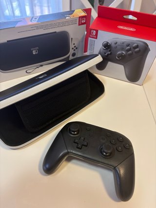 Pack Nintendo Switch OLED con funda y mando Pro