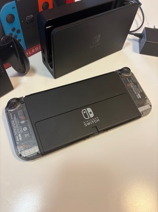 Pack Nintendo Switch OLED con funda y mando Pro
