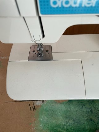 Máquina de coser Brother XL-5700