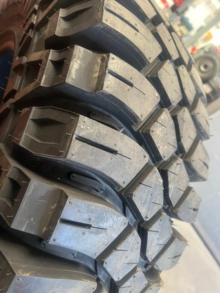 1 Neumático MAXXIS Creepy 40x13.5R17