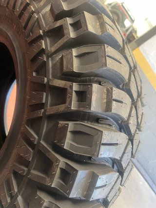 1 Neumático MAXXIS Creepy 40x13.5R17