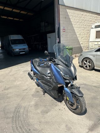 Yamaha Xmax 125 Maxi Scooter Azul/Negro