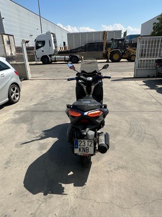 Yamaha Xmax 125 Maxi Scooter Azul/Negro