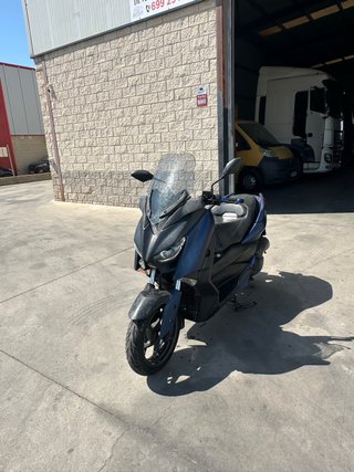 Yamaha Xmax 125 Maxi Scooter Azul/Negro