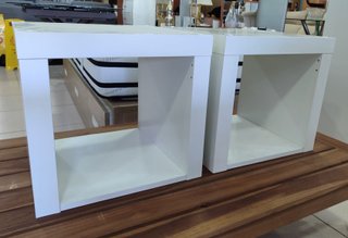 PAR DE ESTANTERÍAS ALTAS