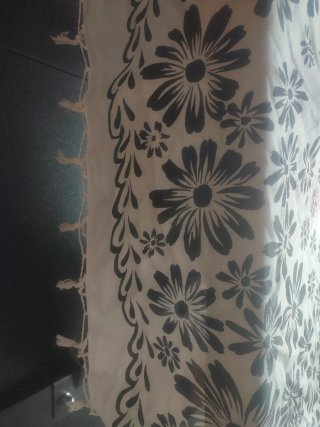 Foulard estampado floral blanco y negro