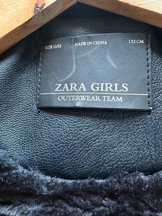 Chaqueta de cuero negra forrada talla 11/12