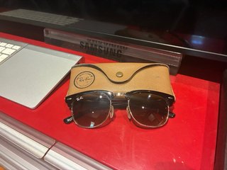 Gafas Ray-Ban Clubmaster Negras y Doradas