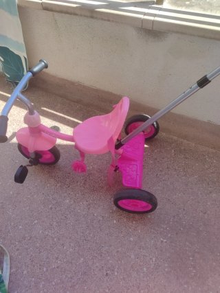 Triciclo rosa para niña
