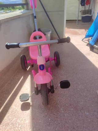 Triciclo rosa para niña