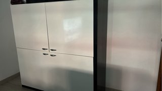 Armario moderno gris y blanco