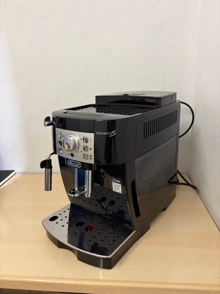 Cafetera DeLonghi Magnifica S Negra
