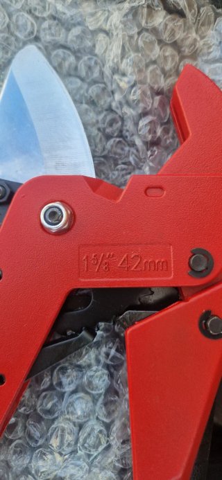 Tijera Cortatubos DATALCOL Roja