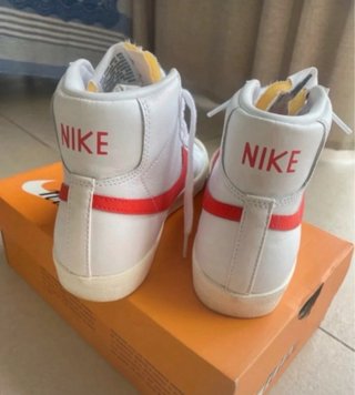 Nike Blazer Mid '77 Logo Rojo Blanco