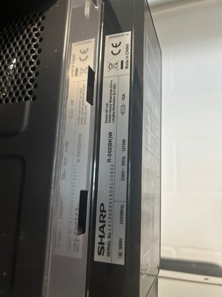 Microondas Sharp R-242 BKW 20L 800W