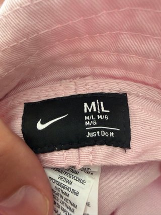 Gorro bucket Nike rosa
