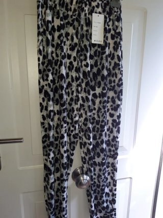Pantalón estampado leopardo talla M