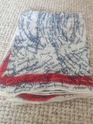 Foulard blanco y rojo con estampado