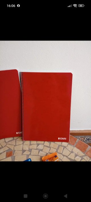 Material escolar: cuadernos, bolígrafos y más