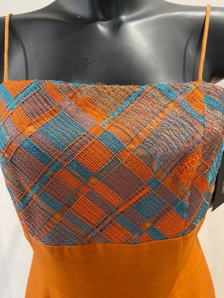 Vestido cóctel naranja, cabesu bicolor