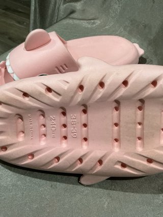 Ciabatte squalo rosa