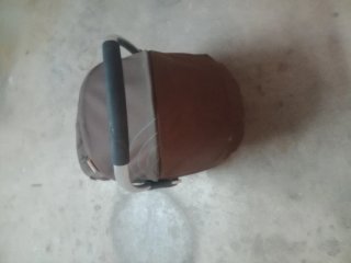 Silla de coche para bebé marrón