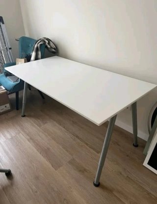 Mesa regulable en altura,