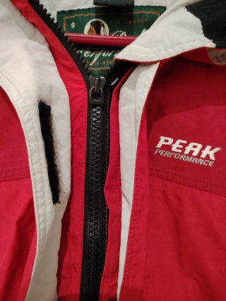 Chaqueta Peak Performance Invierno Roja