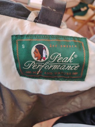 Chaqueta Peak Performance Invierno Roja