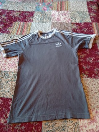 Camiseta Adidas Gris